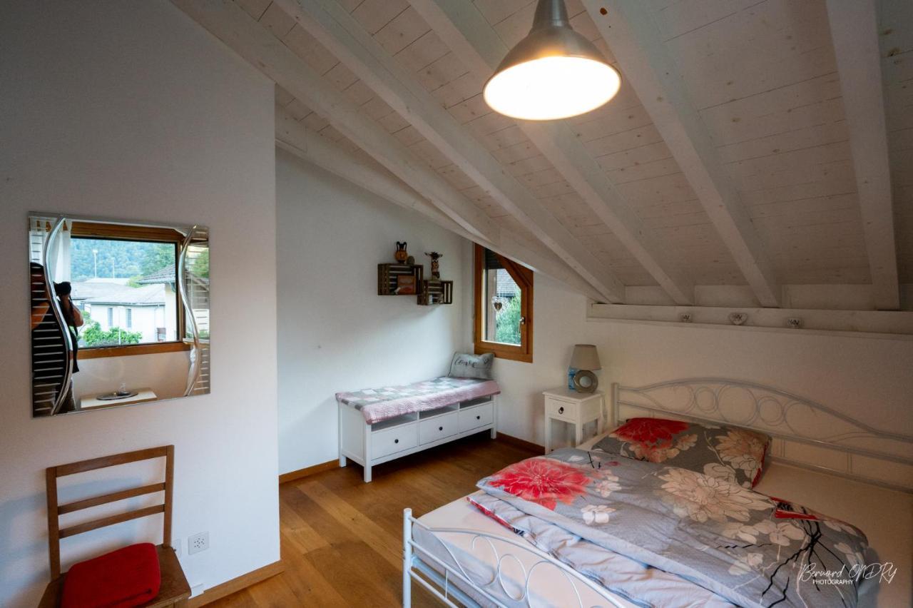 Zimmer Mit Eigenem Badezimmer Nafels Exterior photo
