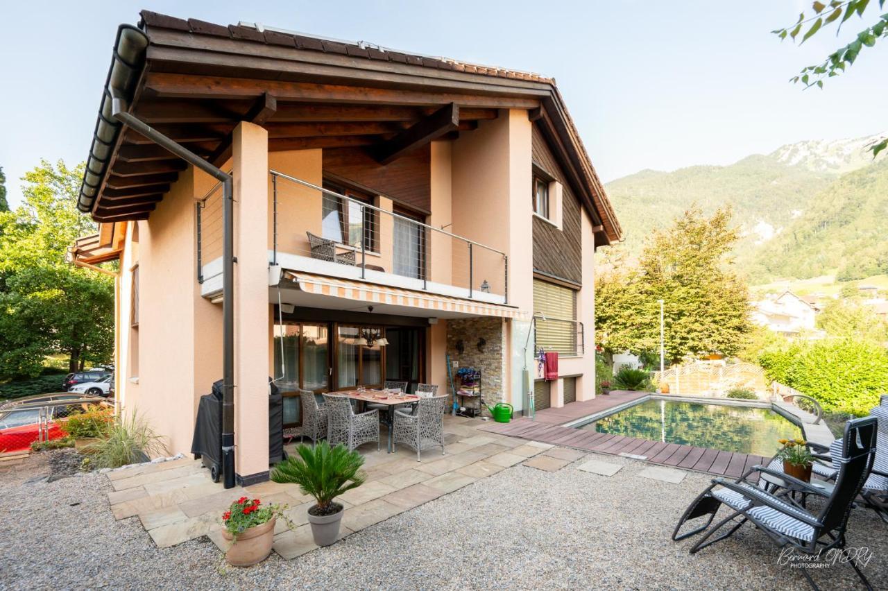 Zimmer Mit Eigenem Badezimmer Nafels Exterior photo